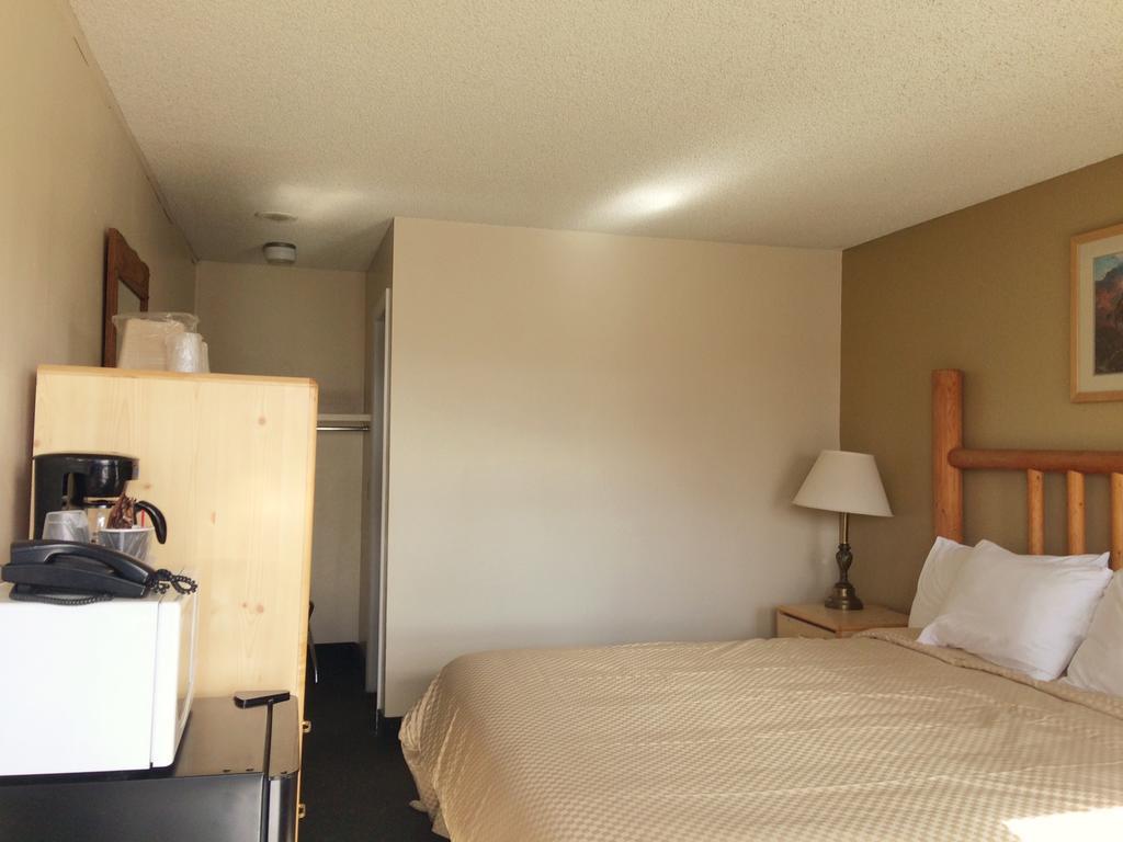 Rodeway Inn & Suites Battle Mountain Extérieur photo